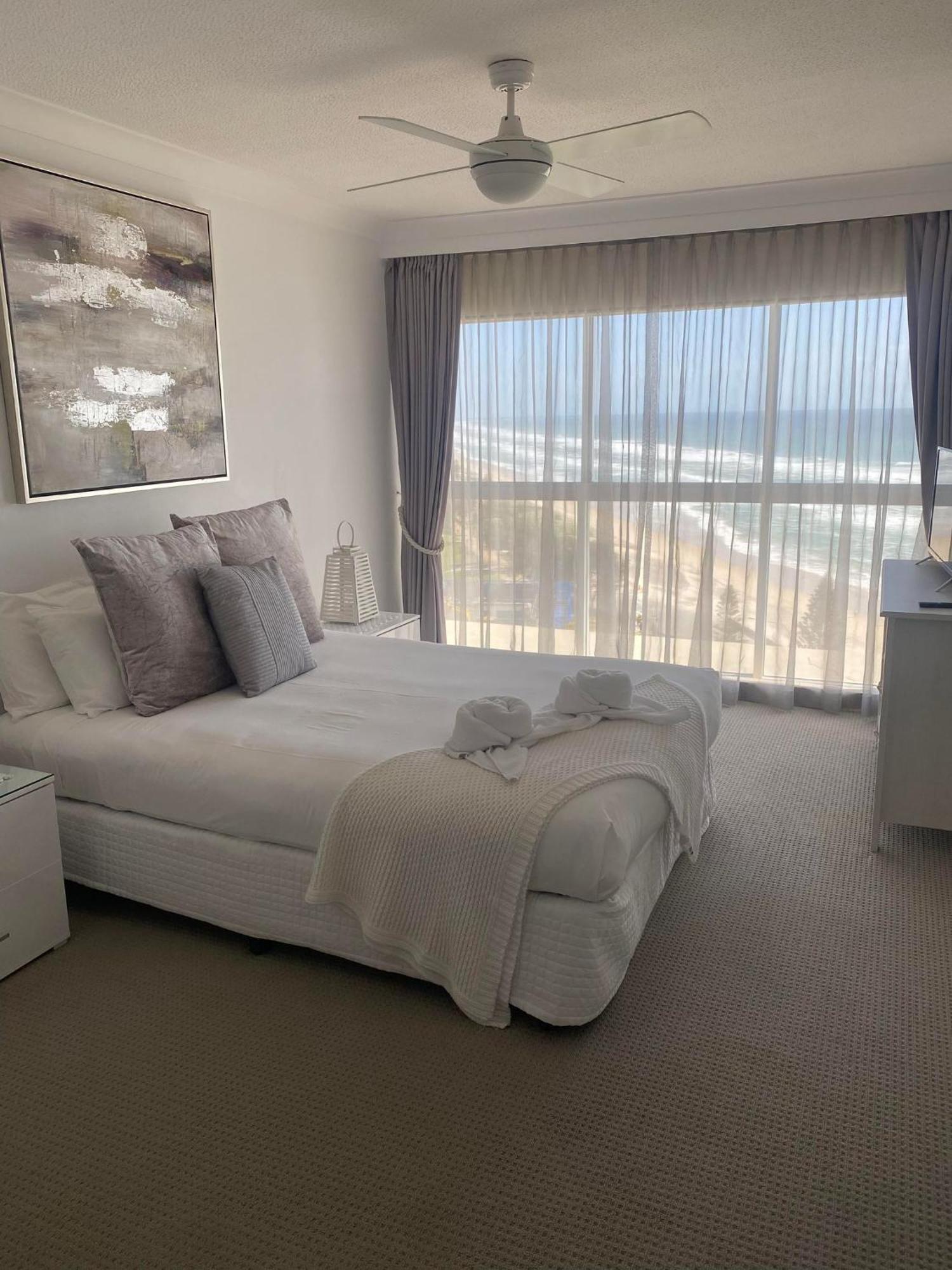 Hi Surf Beachfront Resort Apartments Gold Coast Exterior photo