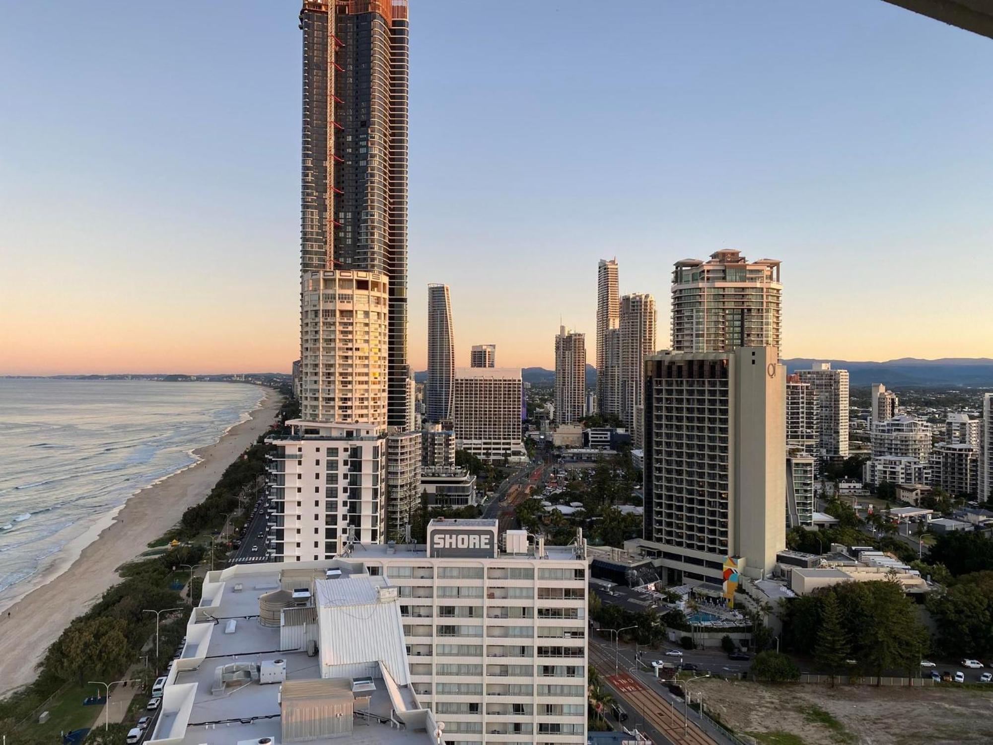 Hi Surf Beachfront Resort Apartments Gold Coast Exterior photo
