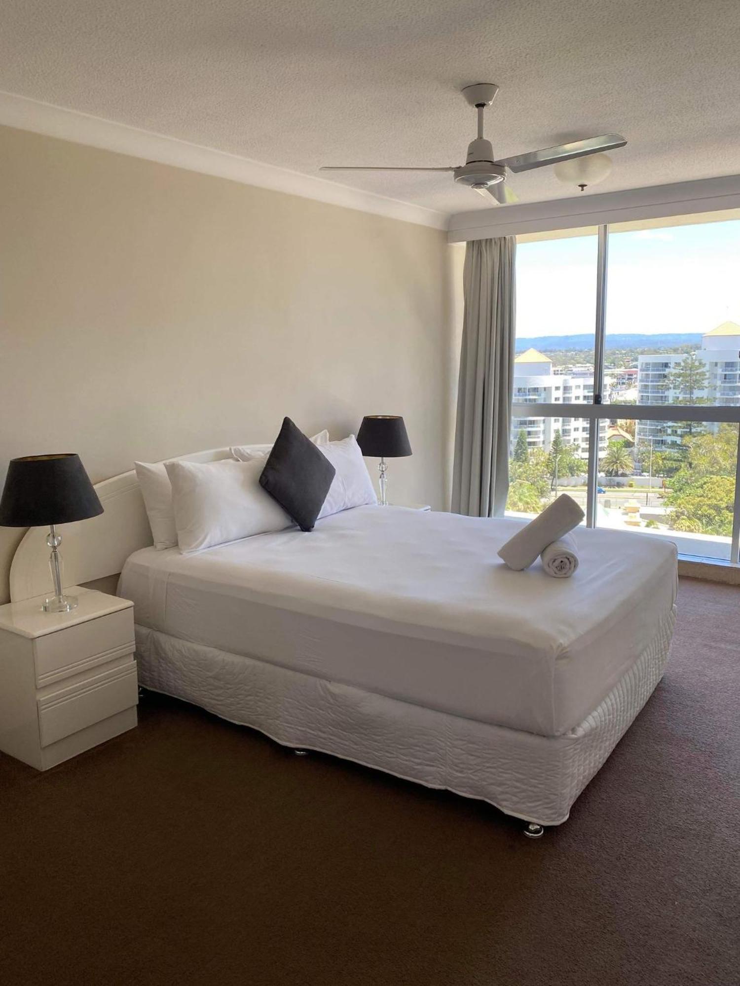 Hi Surf Beachfront Resort Apartments Gold Coast Exterior photo