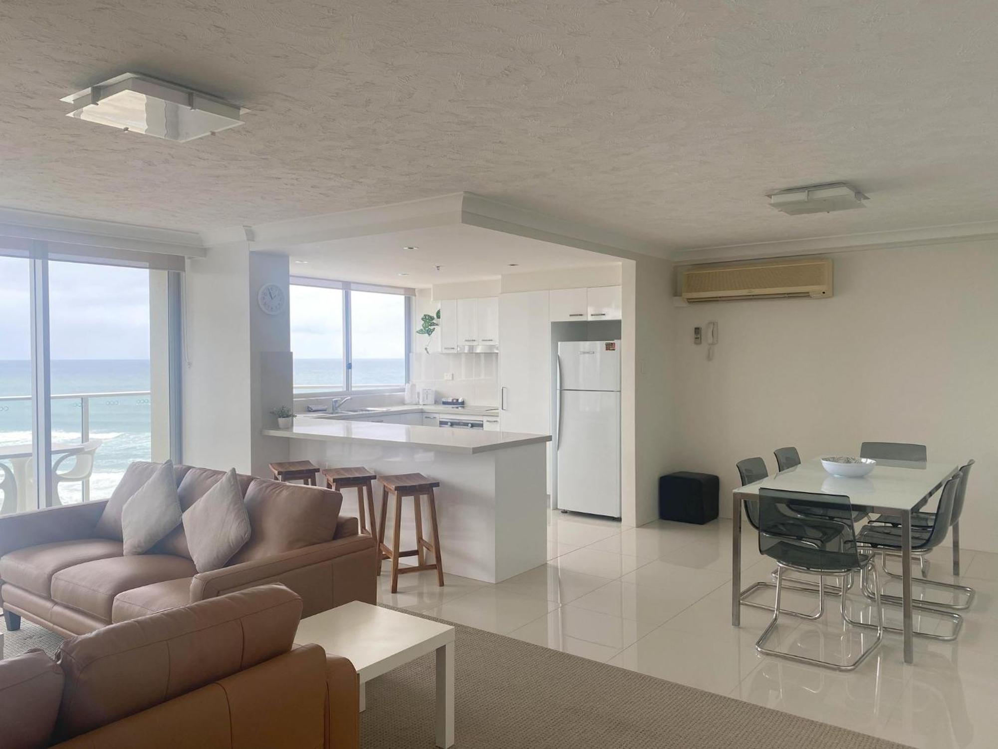 Hi Surf Beachfront Resort Apartments Gold Coast Exterior photo